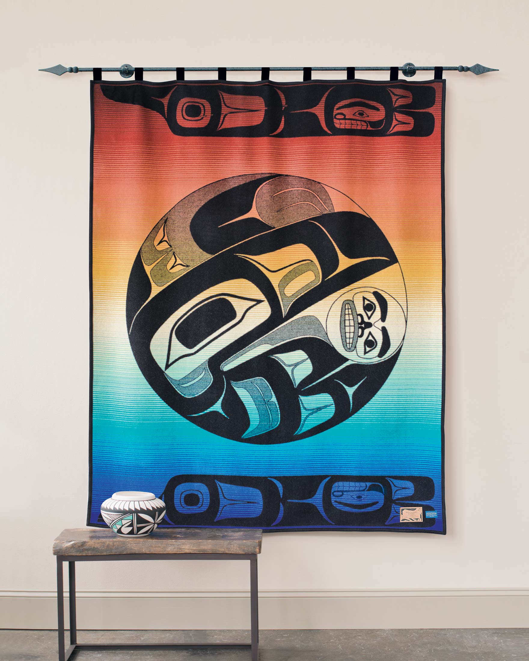 Couverture de fonds de l'American Indian College - Raven & The Box Of Knowledge