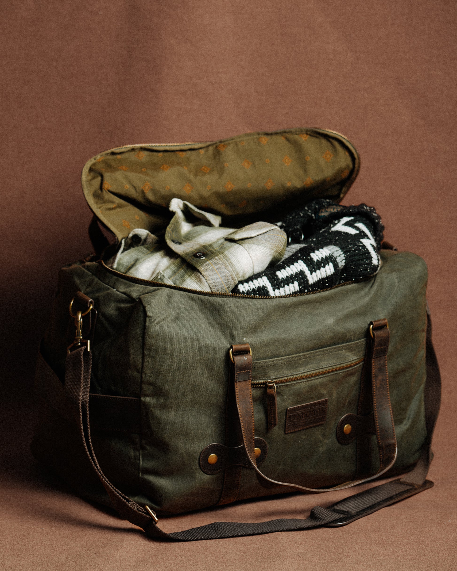 Odyssey Waxed Canvas Duffle Bag - Olive