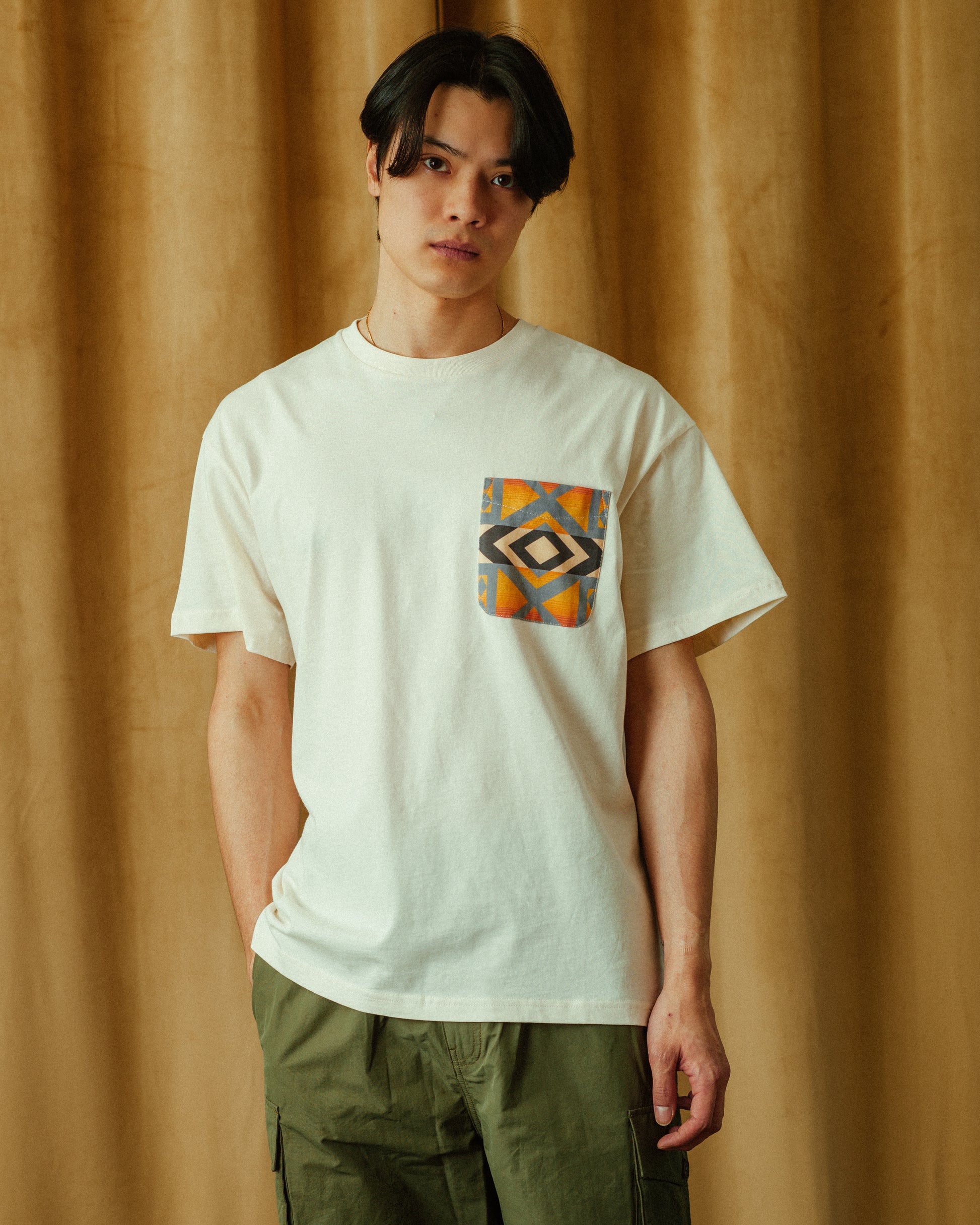 T-shirt à poche Fire Legend - Blanc antique/Fire Legend