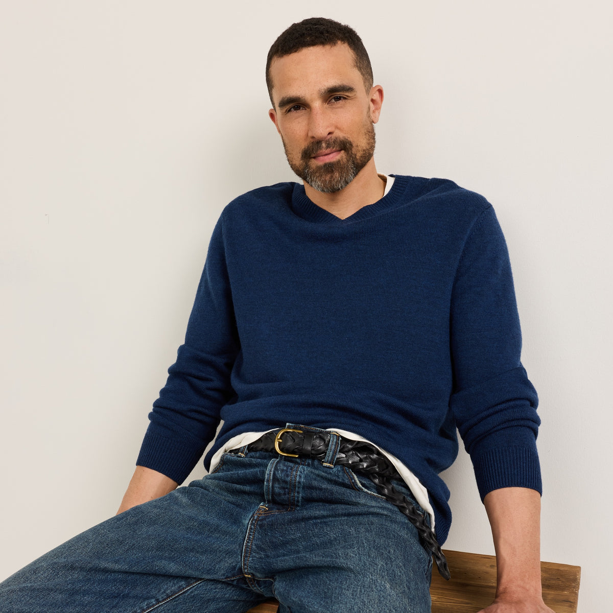 Men's Merino V Neck Sweater - Navy Heather