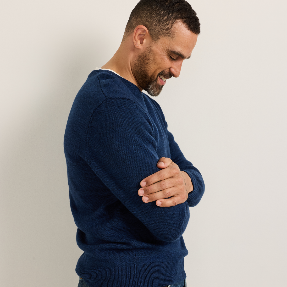 Men's Merino V Neck Sweater - Navy Heather