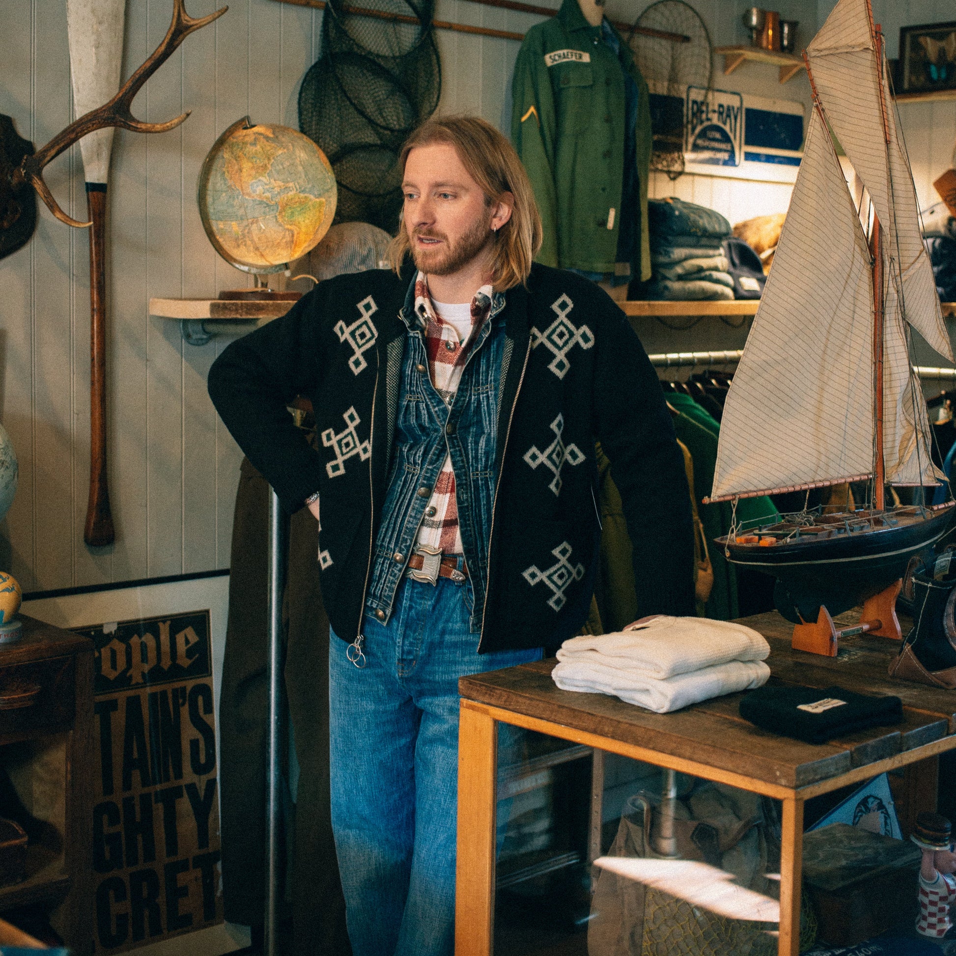 Jacquard Motif Zip Up Cardigan - Black