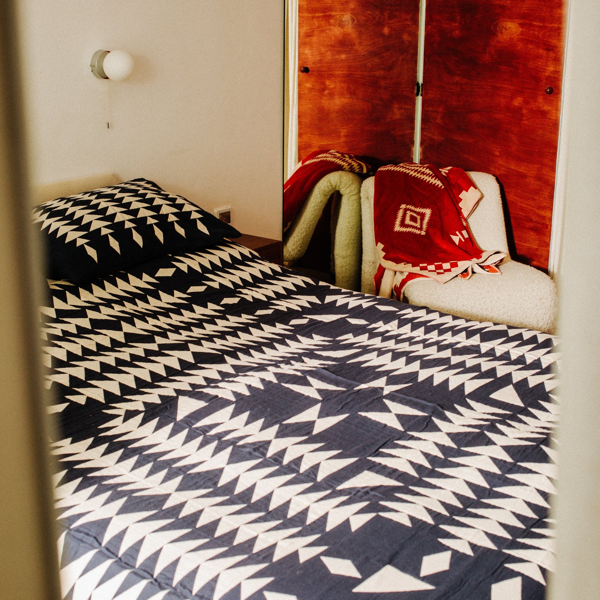Jacquard Beach Towel - Los Ojos Coral