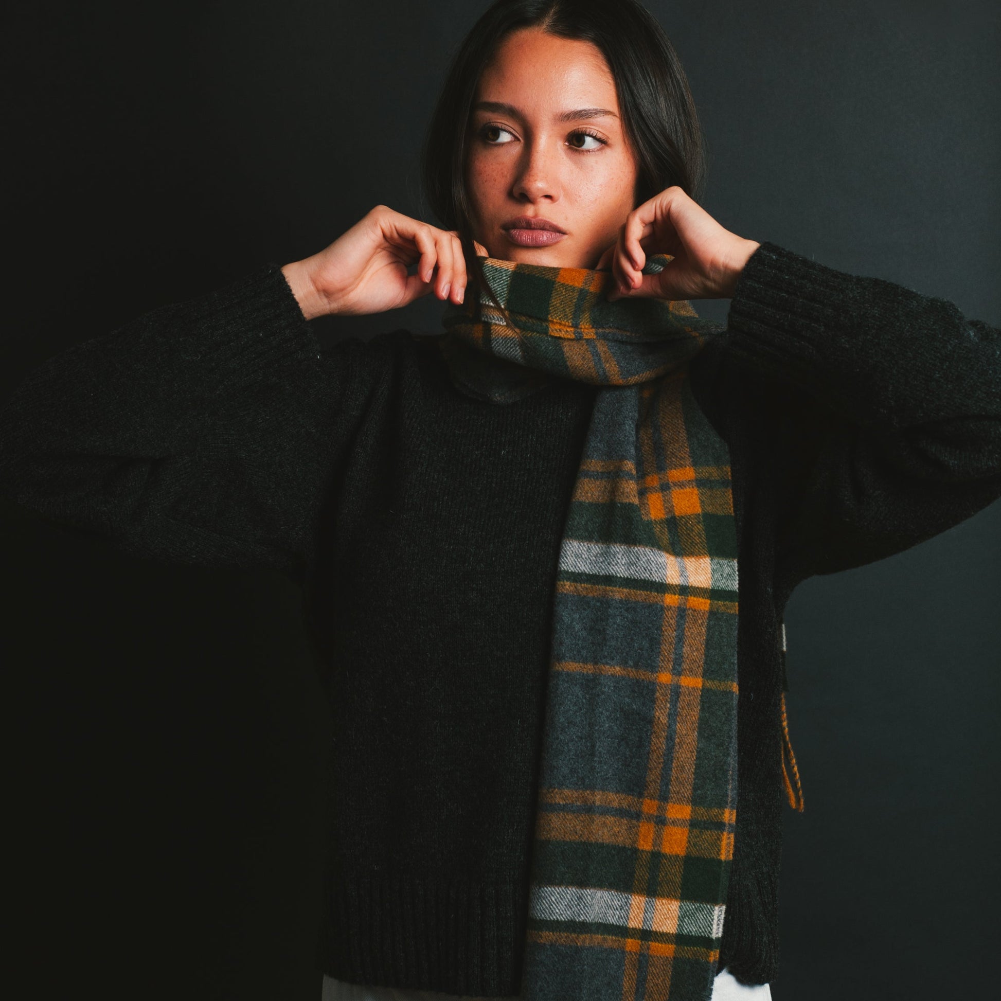 Women's Shetland Crew Knit - Black Heather