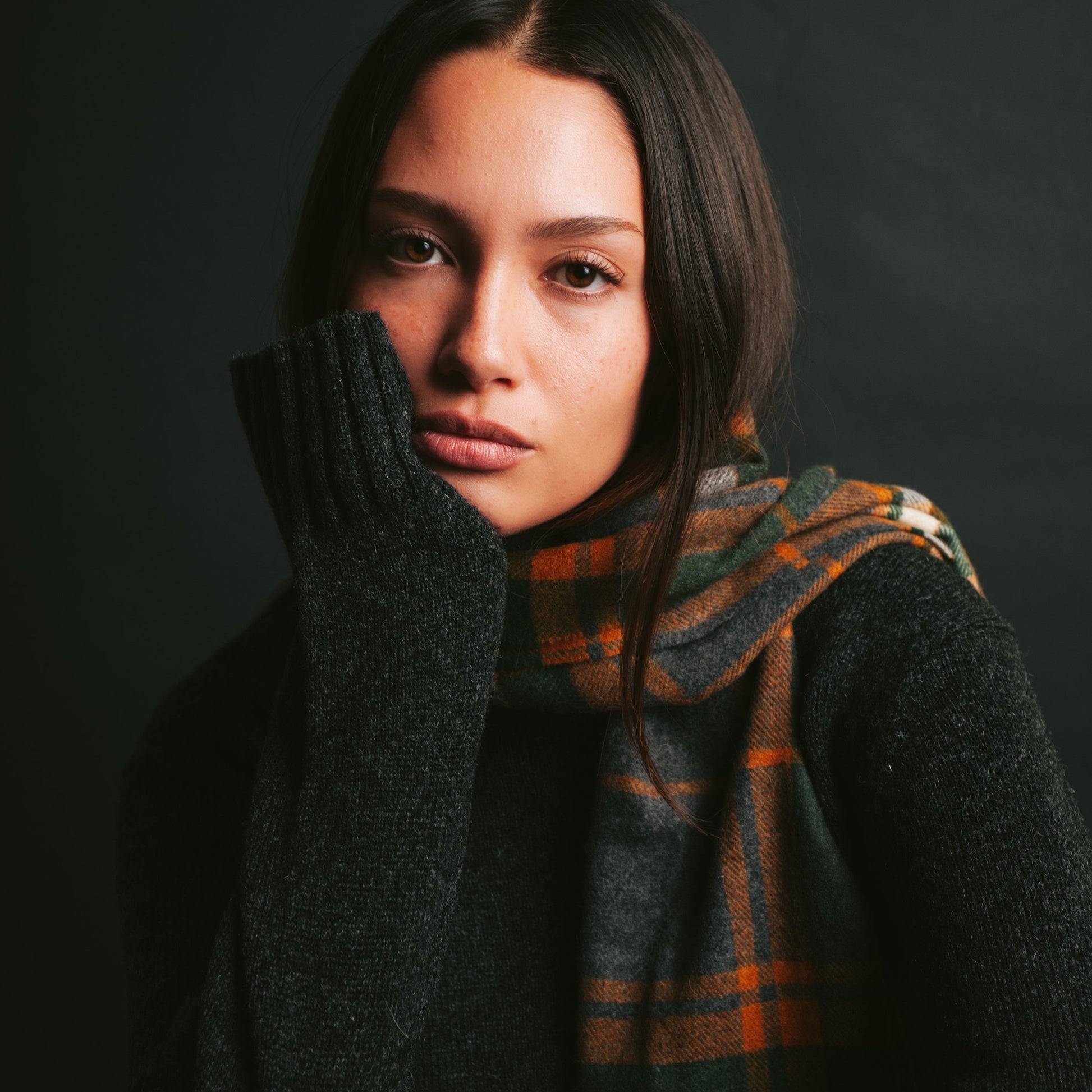 Women's Shetland Crew Knit - Black Heather