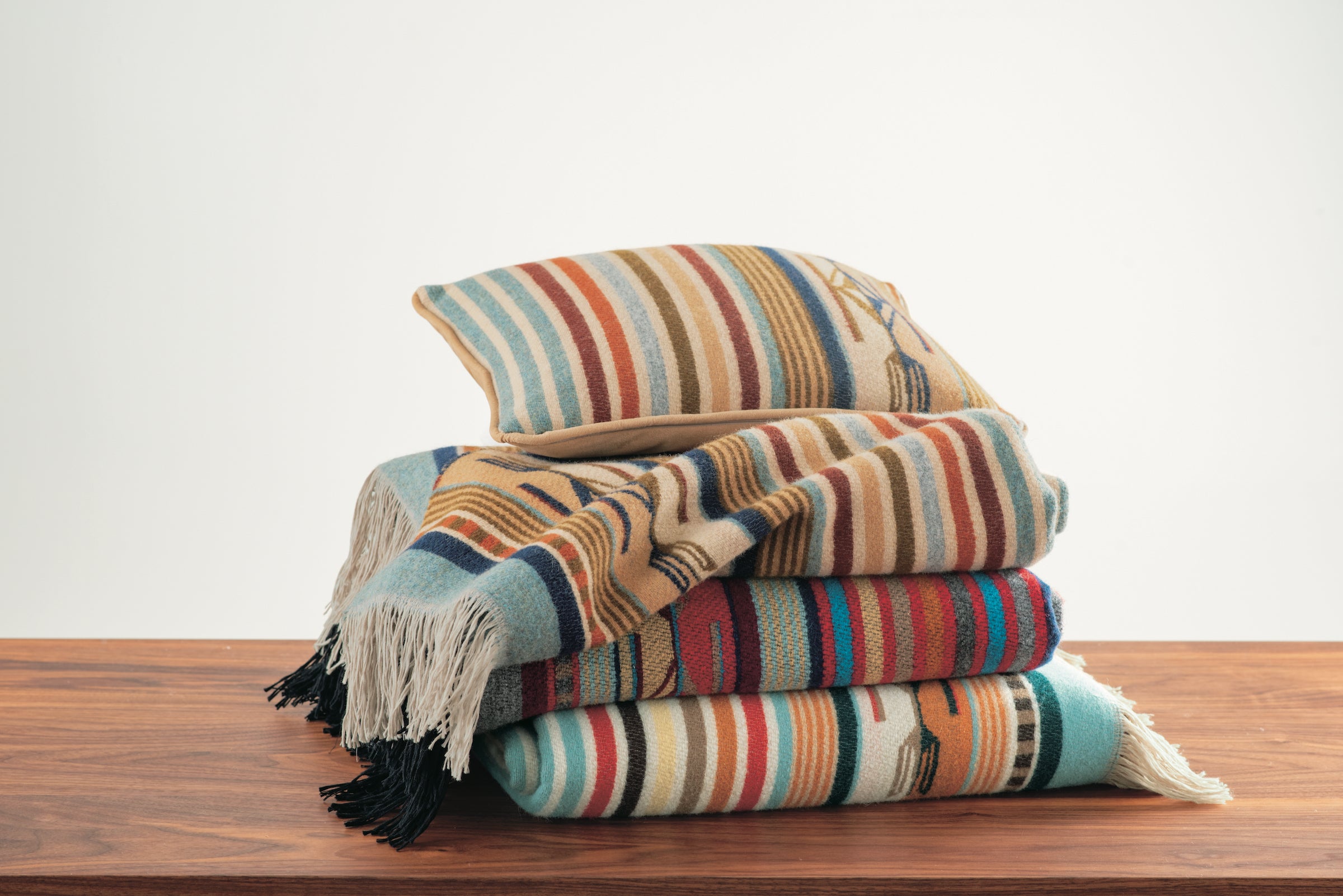 Retailer Pendleton Southwestern Throw Blanket NEW